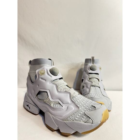 Reebok unisex 15709 gray 7 NWOT
